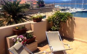 La Terrazza Sul Porto - Guest House